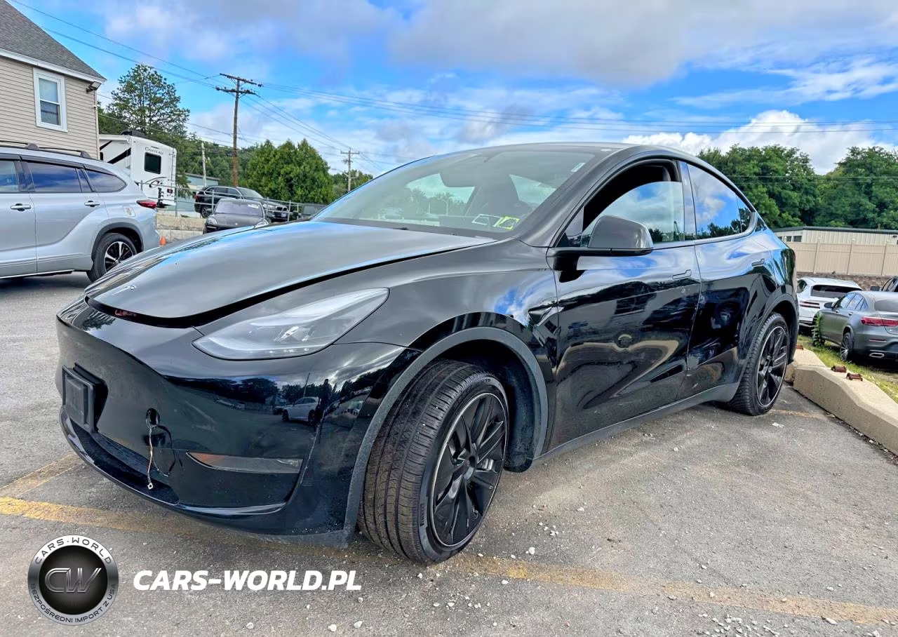 2024 Tesla Model Y – zdjęcie 1 z 11