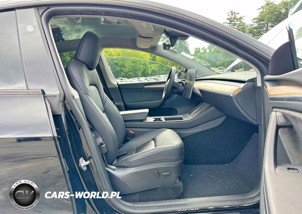 2024 Tesla Model Y VIN:7SAYGDEE4RA238488 - 7