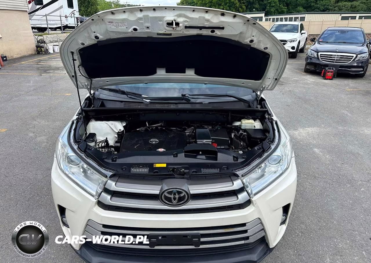 2018 Toyota Highlander Xle VIN:5TDJZRFH2JS816010 - 8