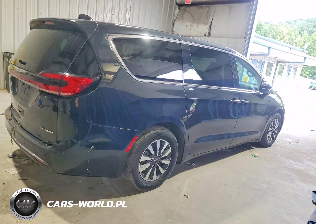 2023 Chrysler Pacifica Hybrid Touring L VIN:2C4RC1L74PR541162 - 3