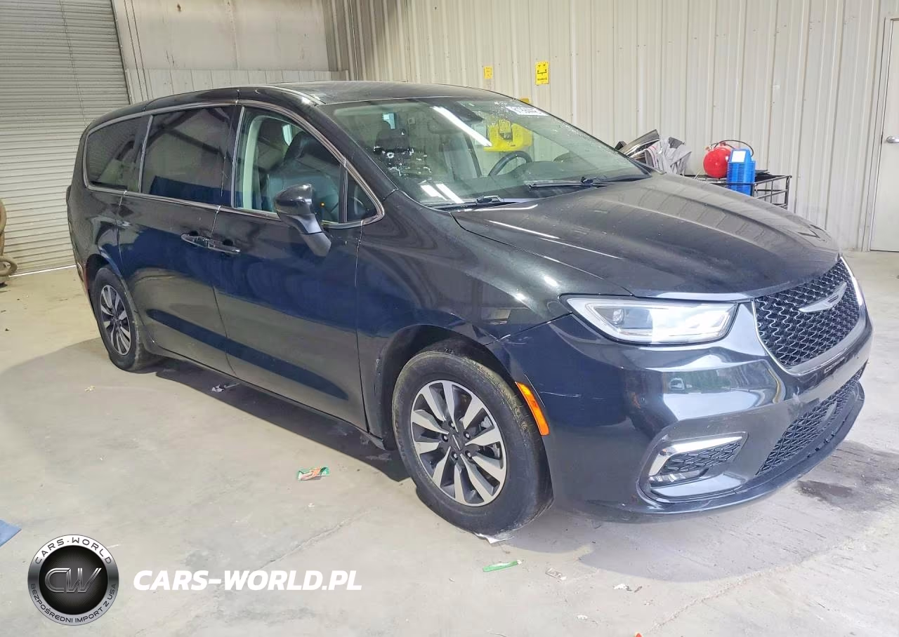 2023 Chrysler Pacifica Hybrid Touring L VIN:2C4RC1L74PR541162 - 4