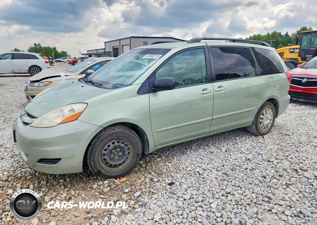 2010 Toyota Sienna Le 8-Passenger