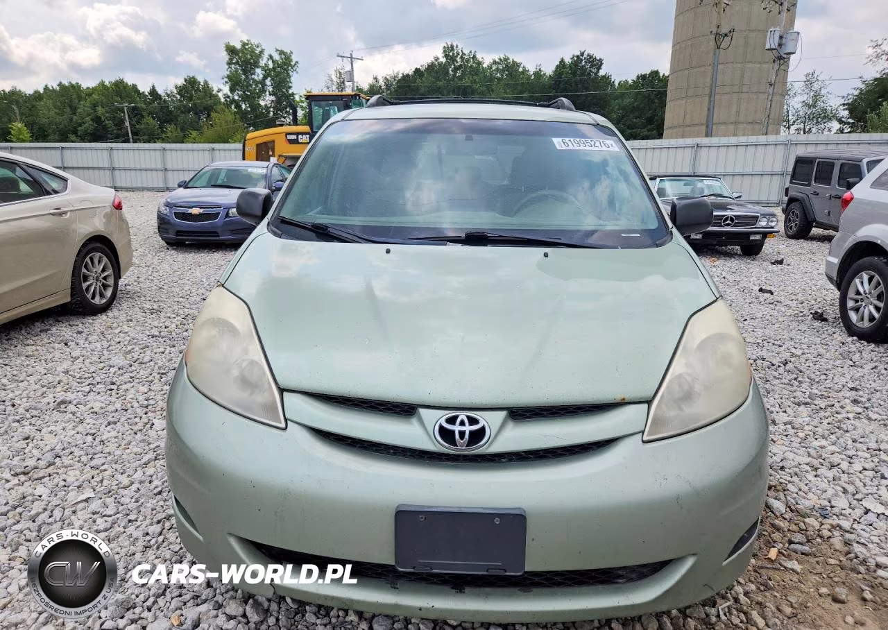 2010 Toyota Sienna Le 8-Passenger VIN:5TDKK4CC8AS295105 - 5