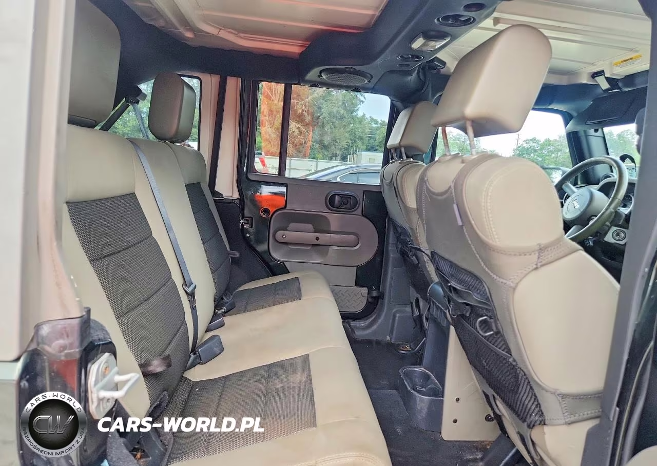 2010 Jeep Wrangler Unlimited Sahara VIN:1J4BA5H10AL174953 - 10