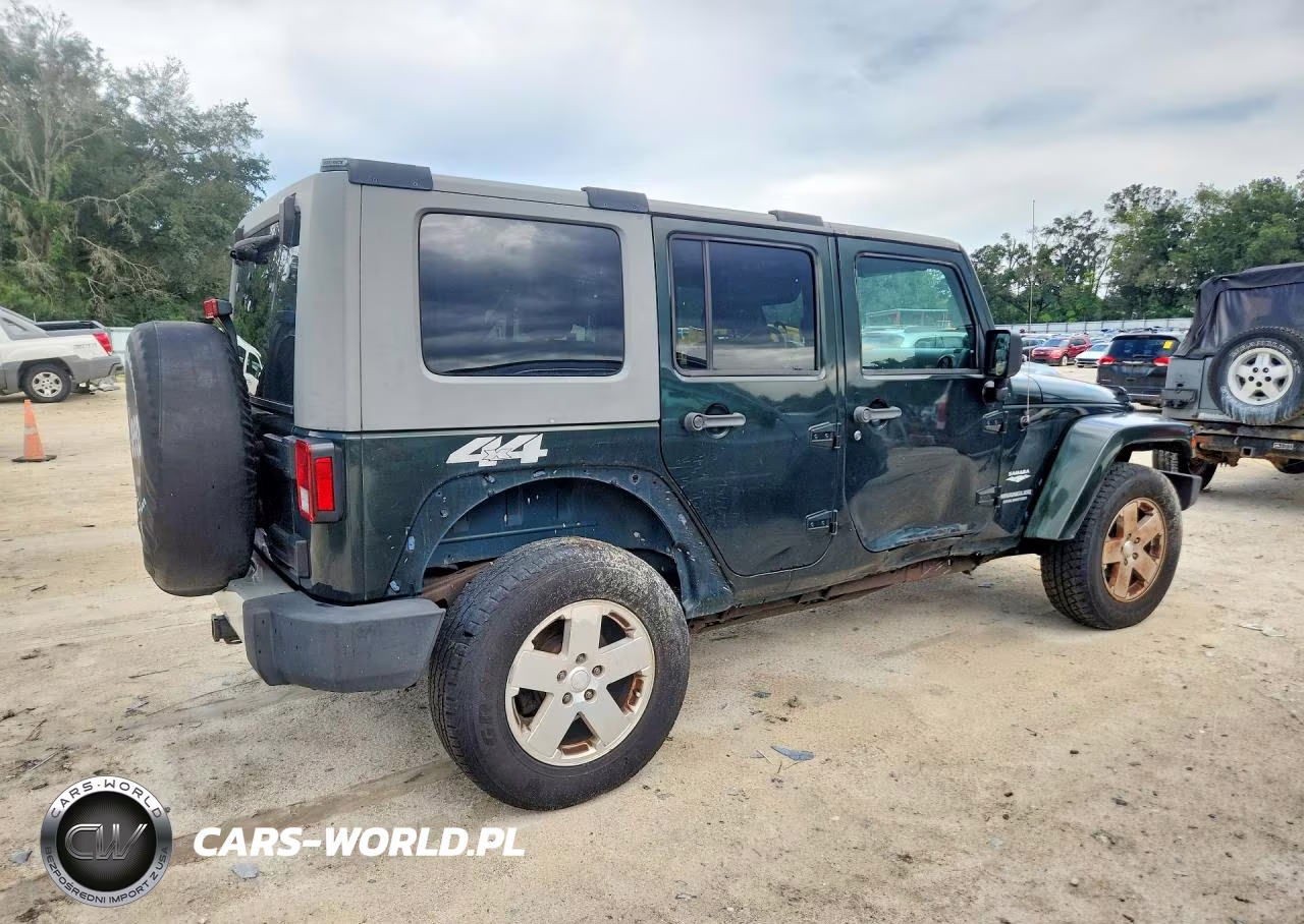 2010 Jeep Wrangler Unlimited Sahara VIN:1J4BA5H10AL174953 - 3
