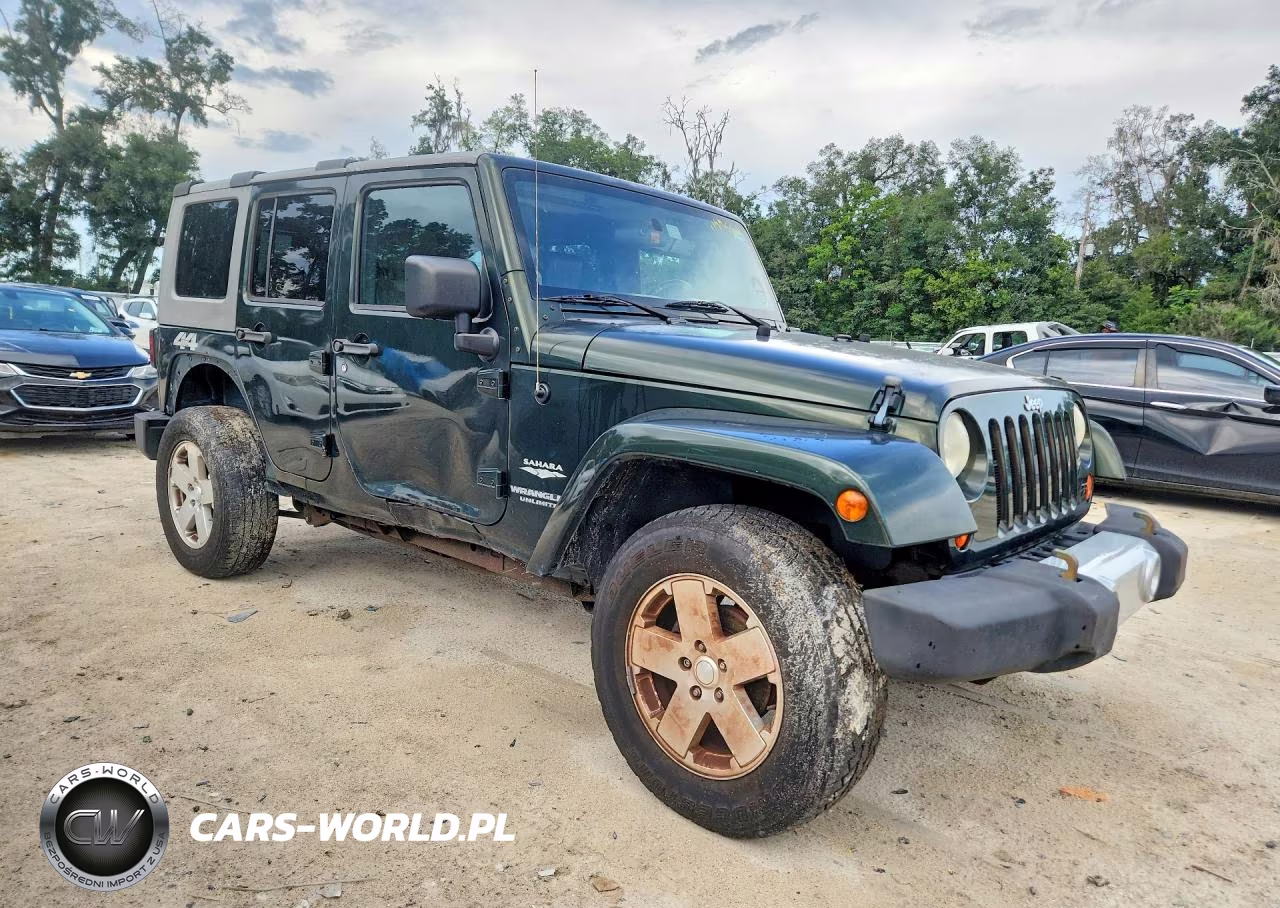 2010 Jeep Wrangler Unlimited Sahara VIN:1J4BA5H10AL174953 - 4