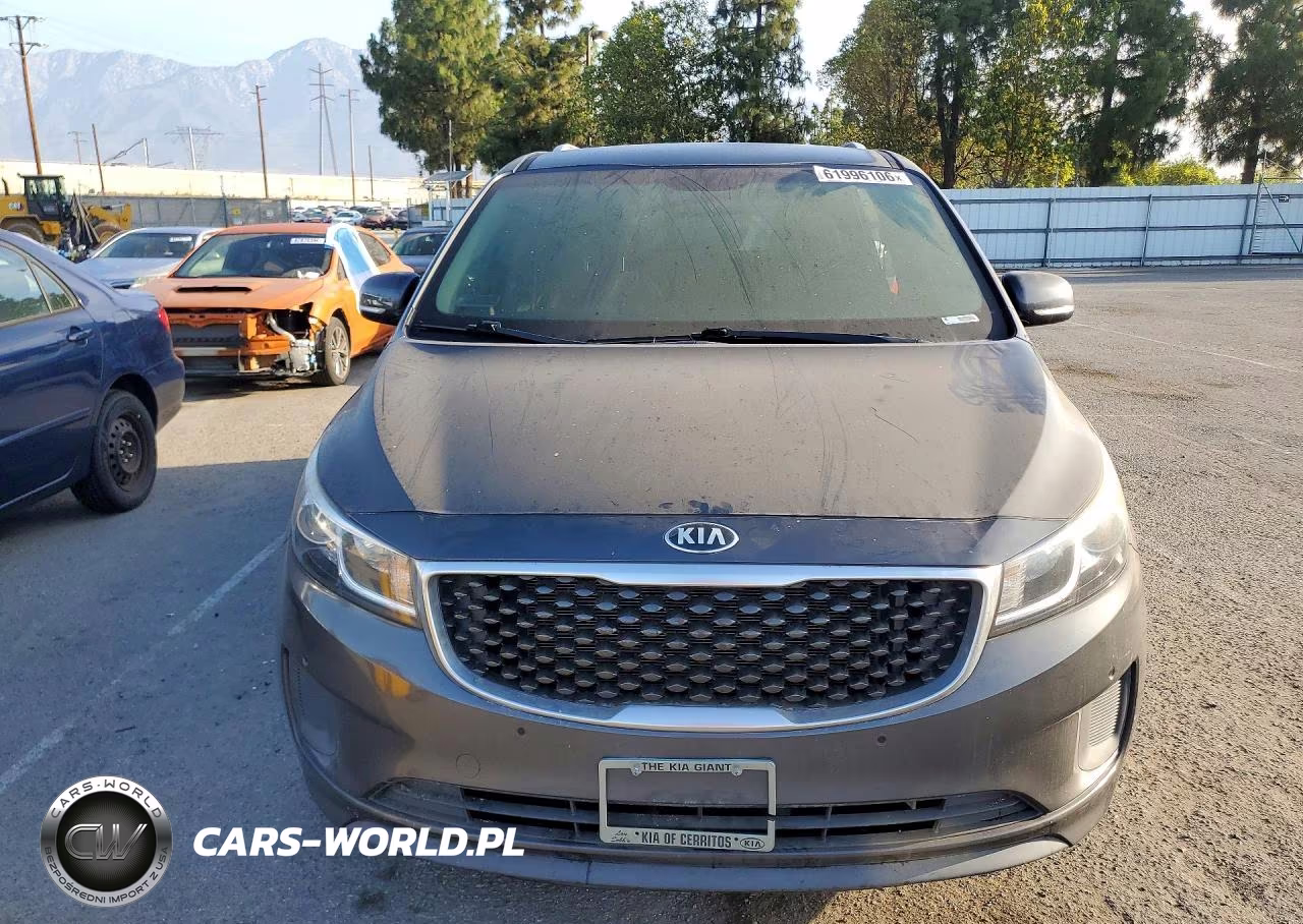 2018 Kia Sedona Lx VIN:KNDMB5C15J6408375 - 5
