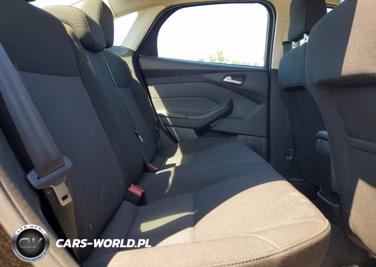 2018 Ford Focus Se VIN:1FADP3FE6JL313805 - 10