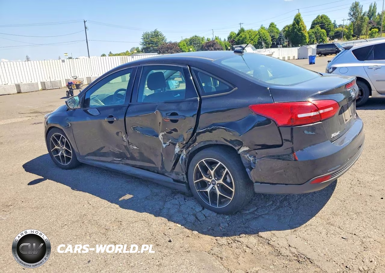 2018 Ford Focus Se VIN:1FADP3FE6JL313805 - 2