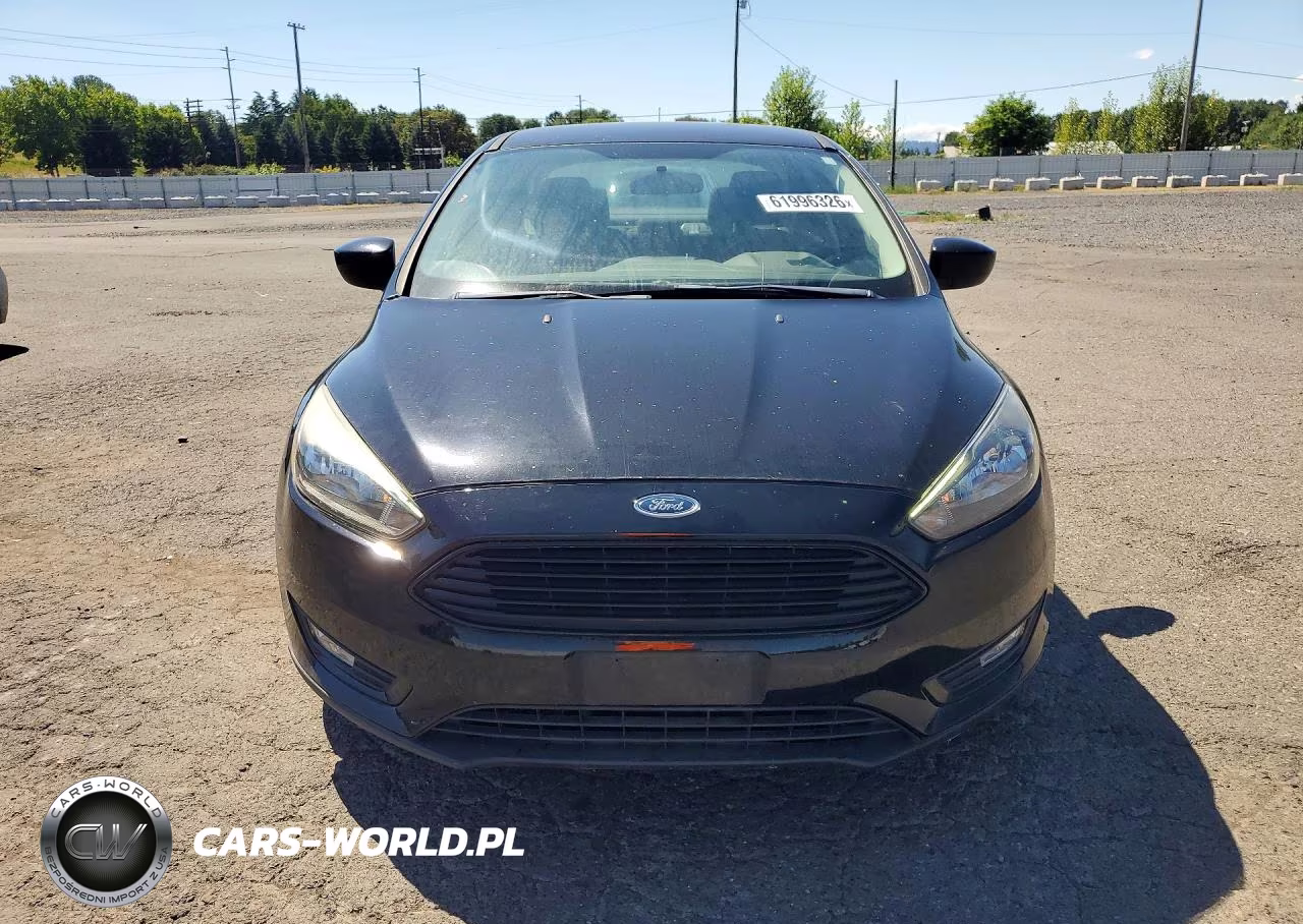 2018 Ford Focus Se VIN:1FADP3FE6JL313805 - 5