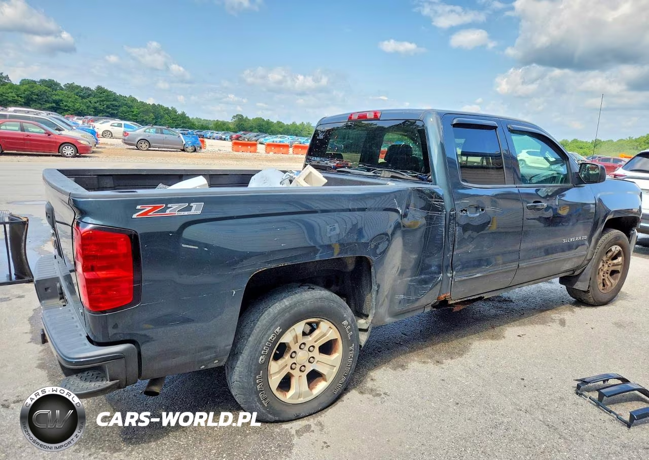 2017 Chevrolet Silverado K1500 Lt VIN:1GCVKREC1HZ366872 - 3