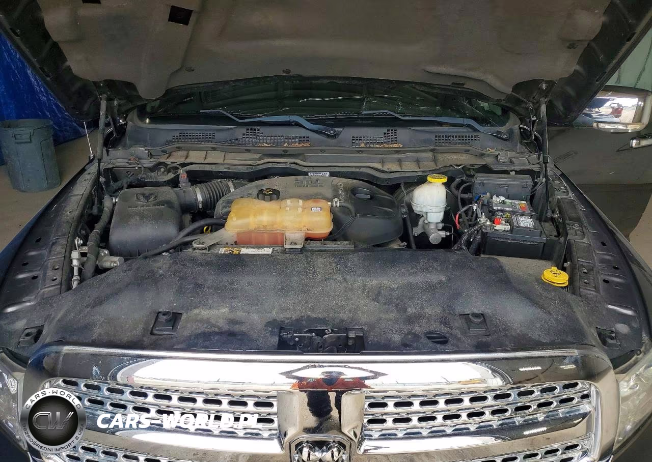 2018 Ram 1500 Laramie VIN:1C6RR7NM2JS254288 - 11