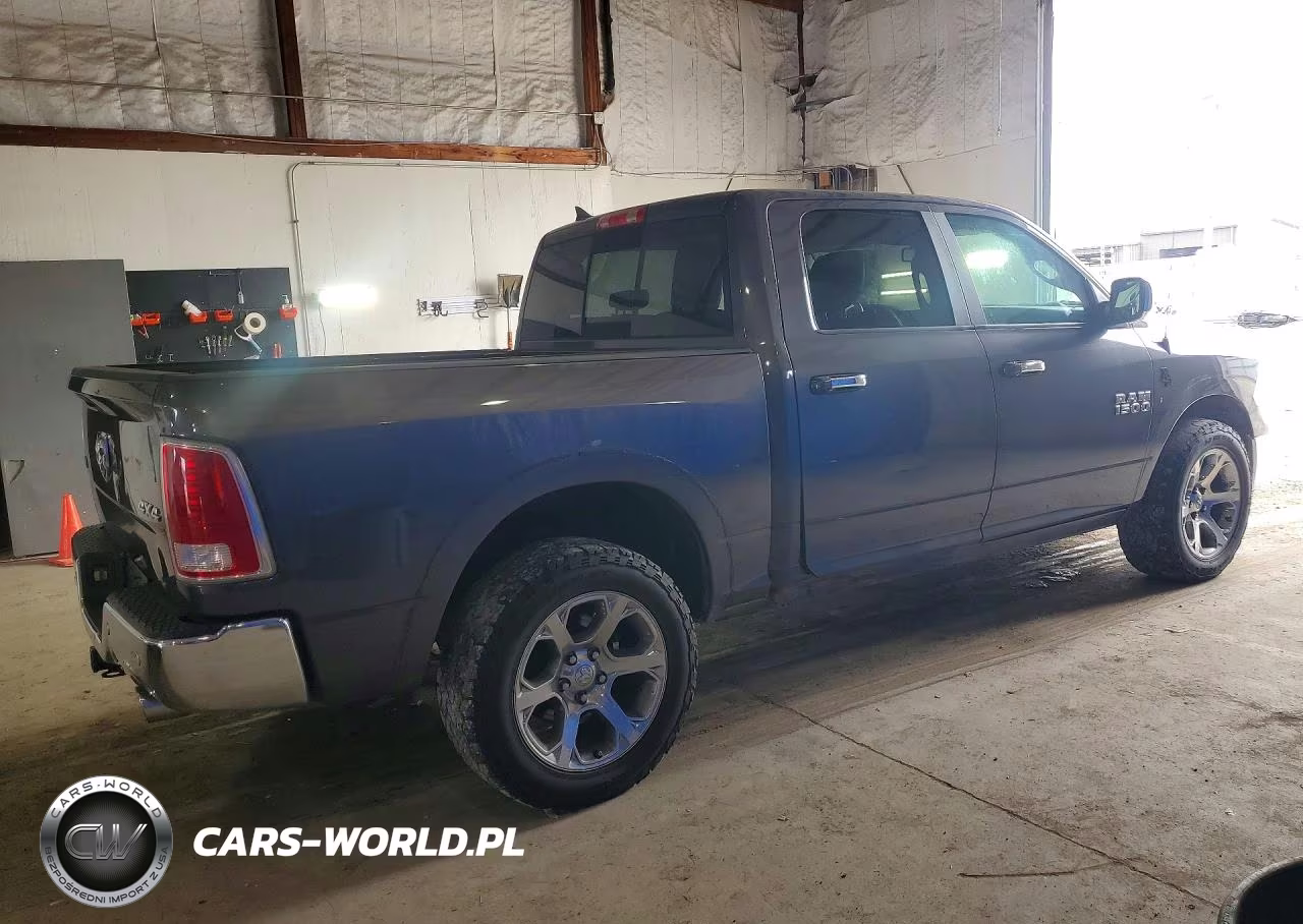 2018 Ram 1500 Laramie VIN:1C6RR7NM2JS254288 - 3