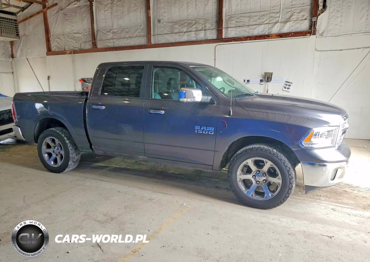2018 Ram 1500 Laramie VIN:1C6RR7NM2JS254288 - 4