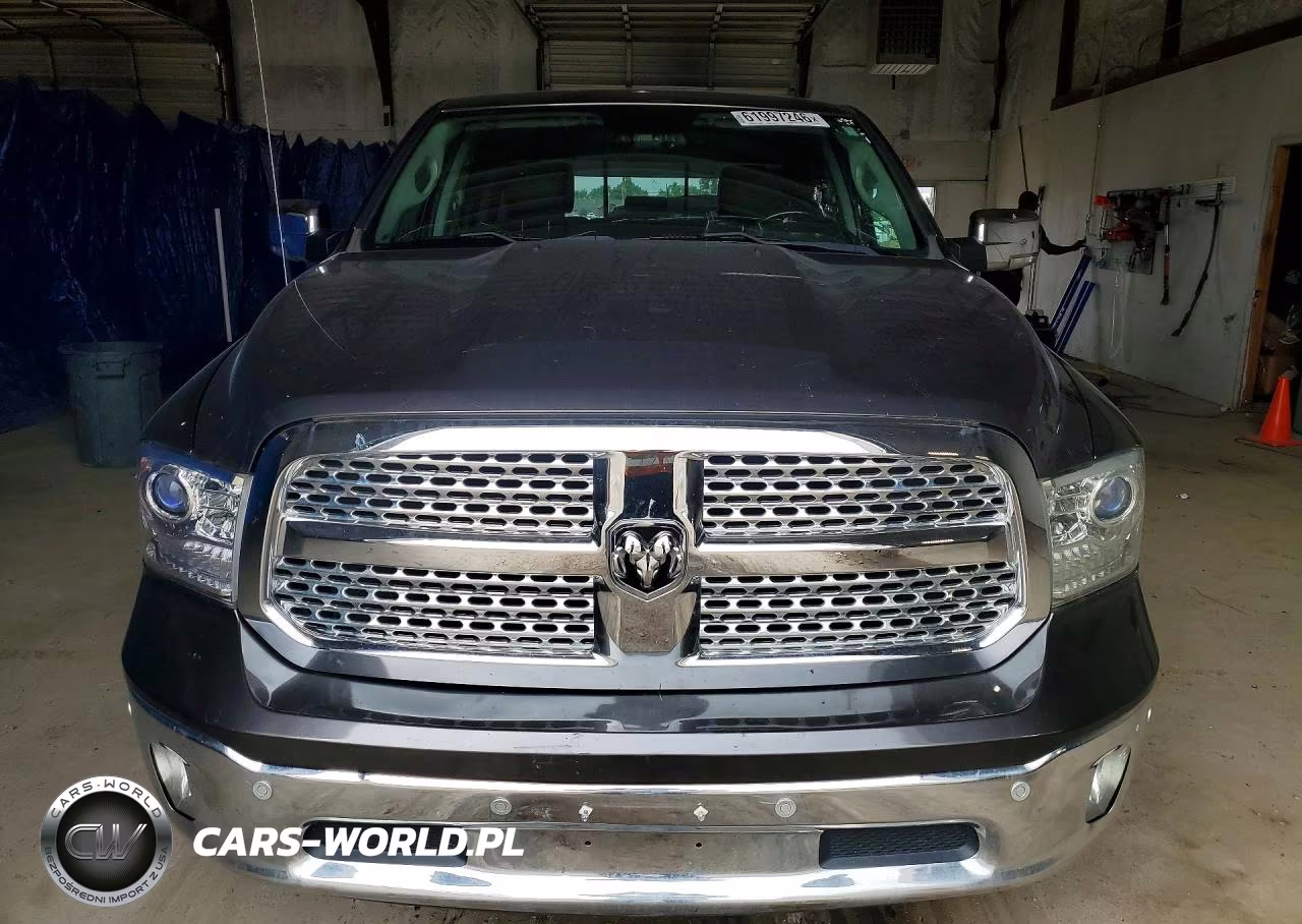 2018 Ram 1500 Laramie VIN:1C6RR7NM2JS254288 - 5