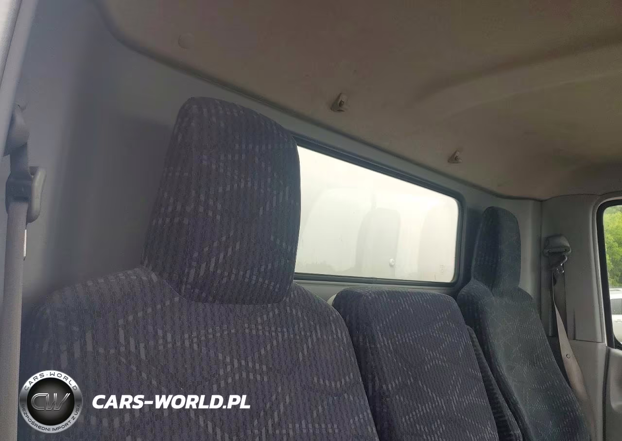 2018 Hino 195 Box Truck VIN:JHHGDM2HXJK001348 - 10