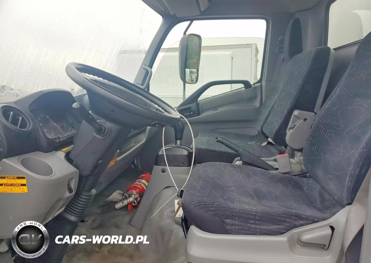 2018 Hino 195 Box Truck VIN:JHHGDM2HXJK001348 - 7
