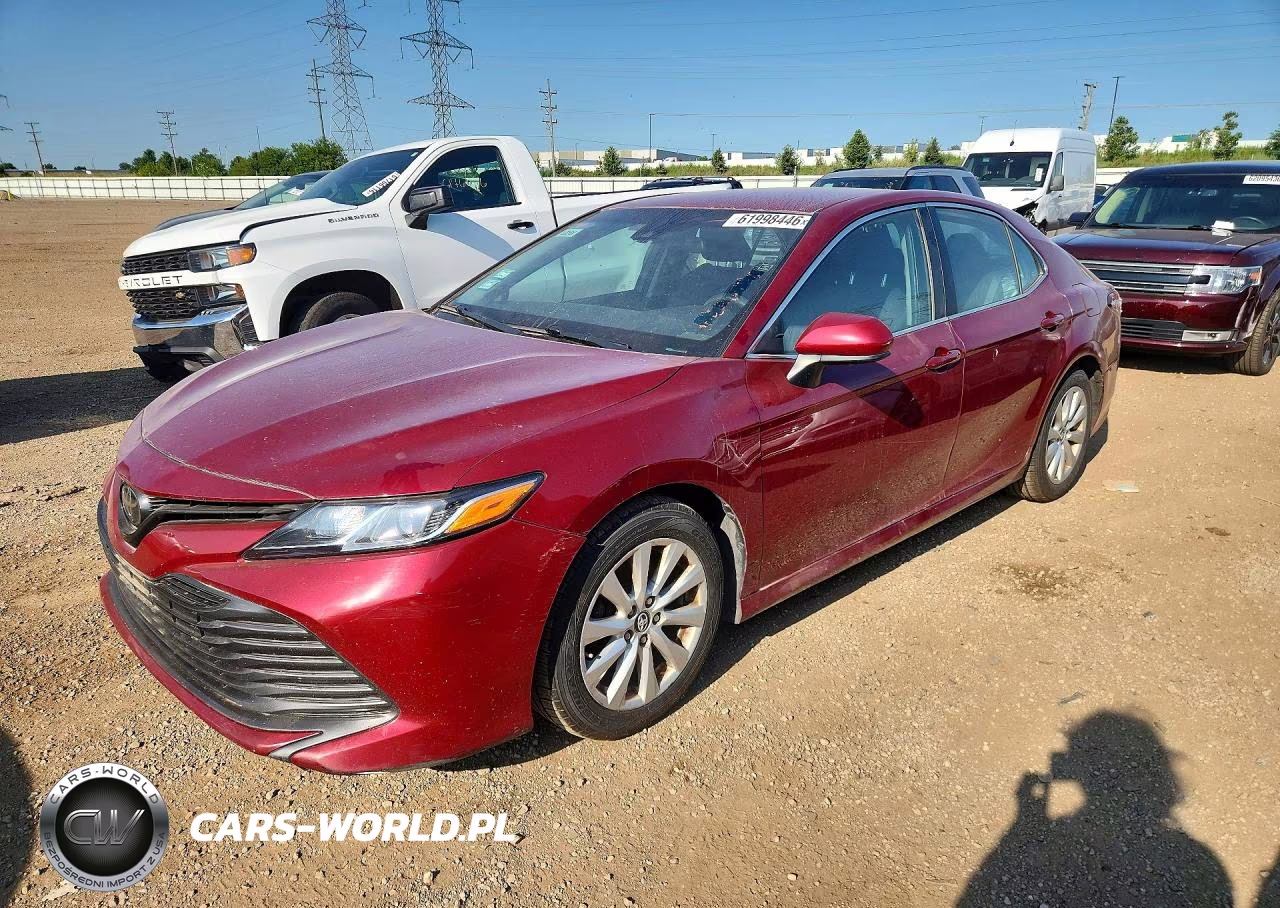 2018 Toyota Camry Le – zdjęcie 1 z 12