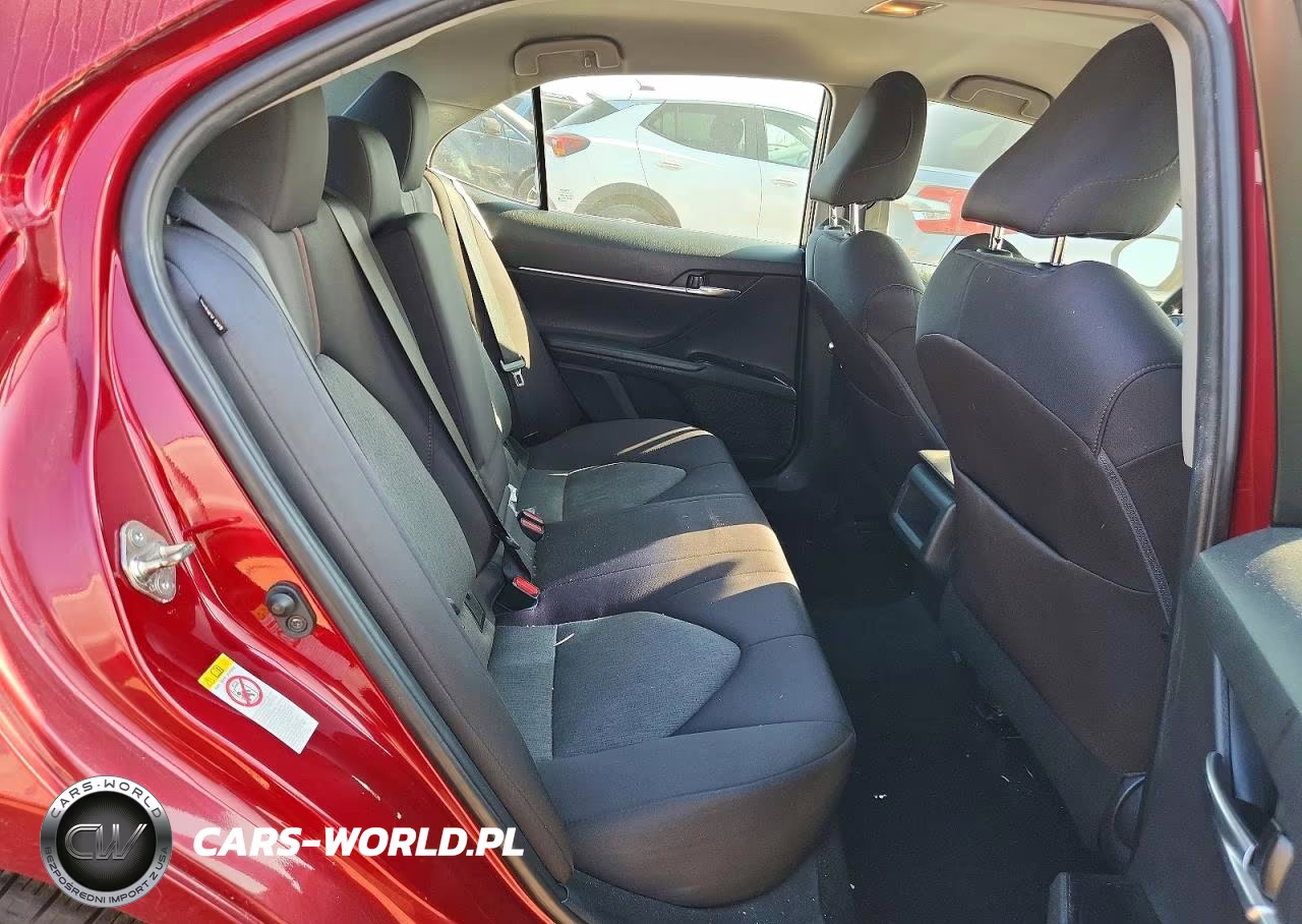2018 Toyota Camry Le VIN:4T1B11HK9JU567038 - 10