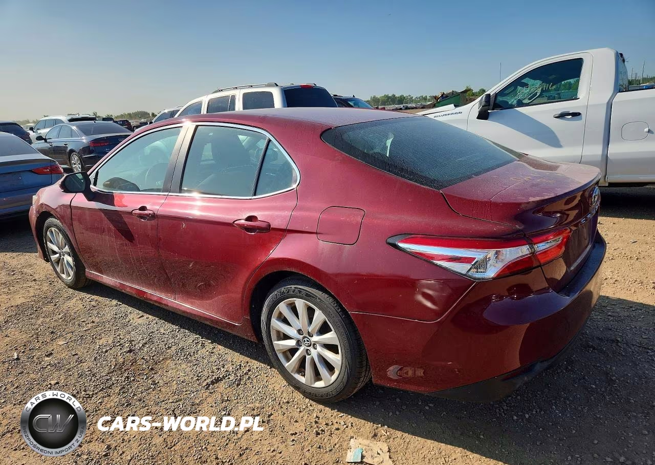 2018 Toyota Camry Le VIN:4T1B11HK9JU567038 - 2