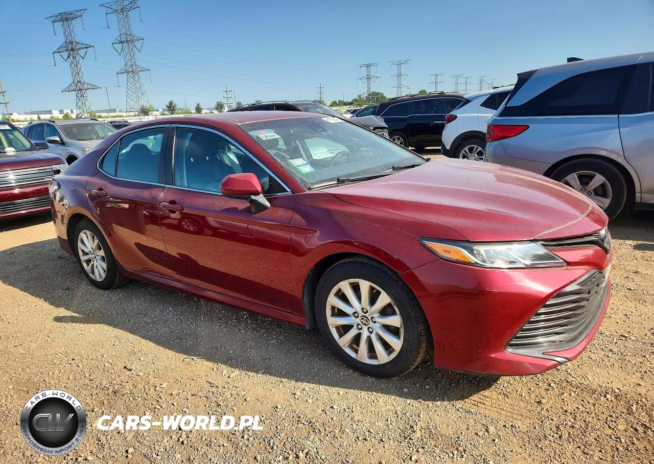2018 Toyota Camry Le VIN:4T1B11HK9JU567038 - 4
