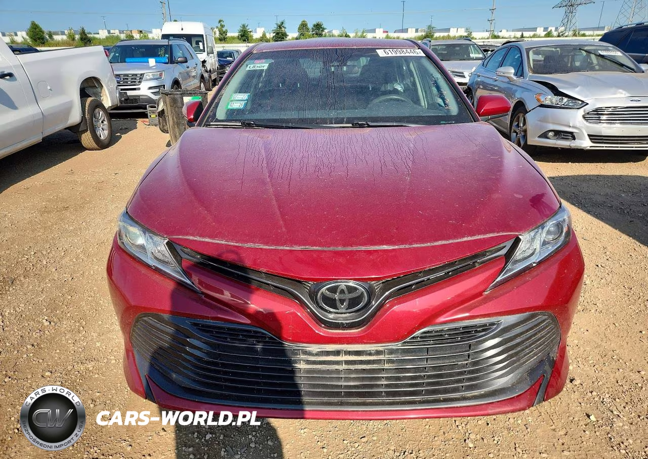2018 Toyota Camry Le VIN:4T1B11HK9JU567038 - 5