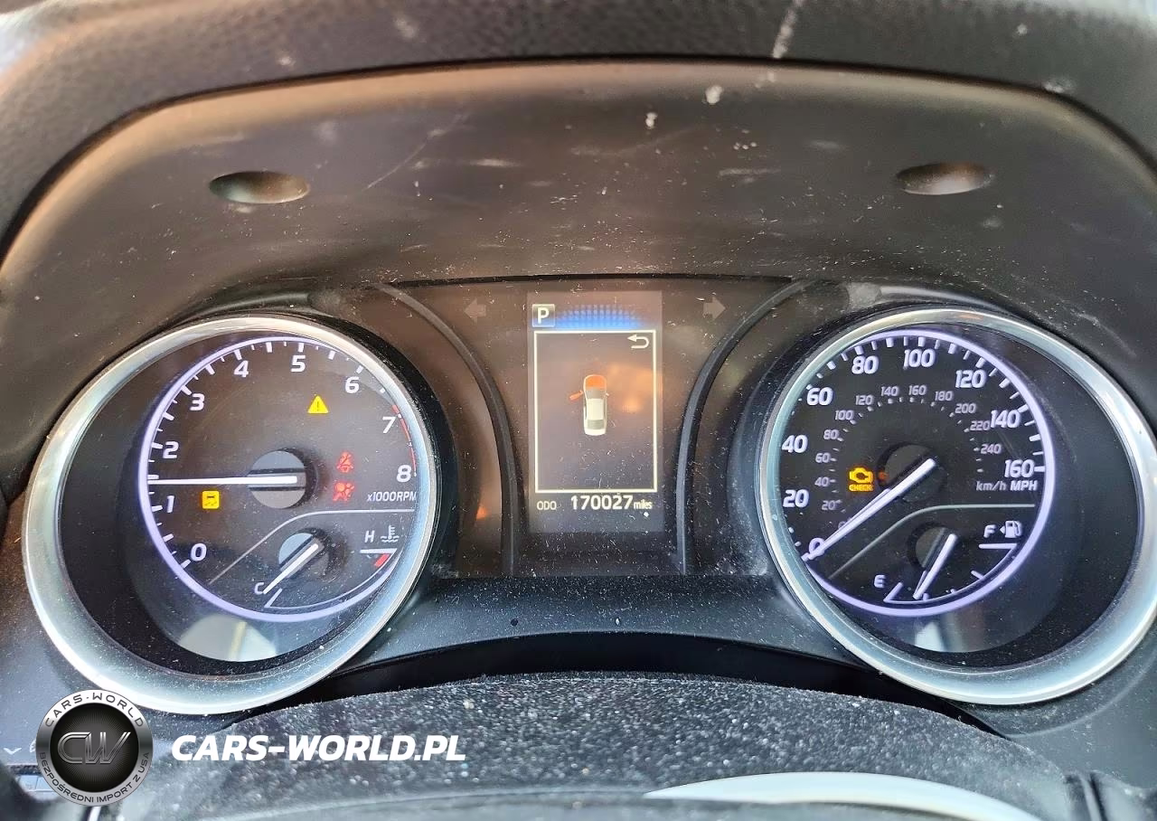 2018 Toyota Camry Le VIN:4T1B11HK9JU567038 - 9