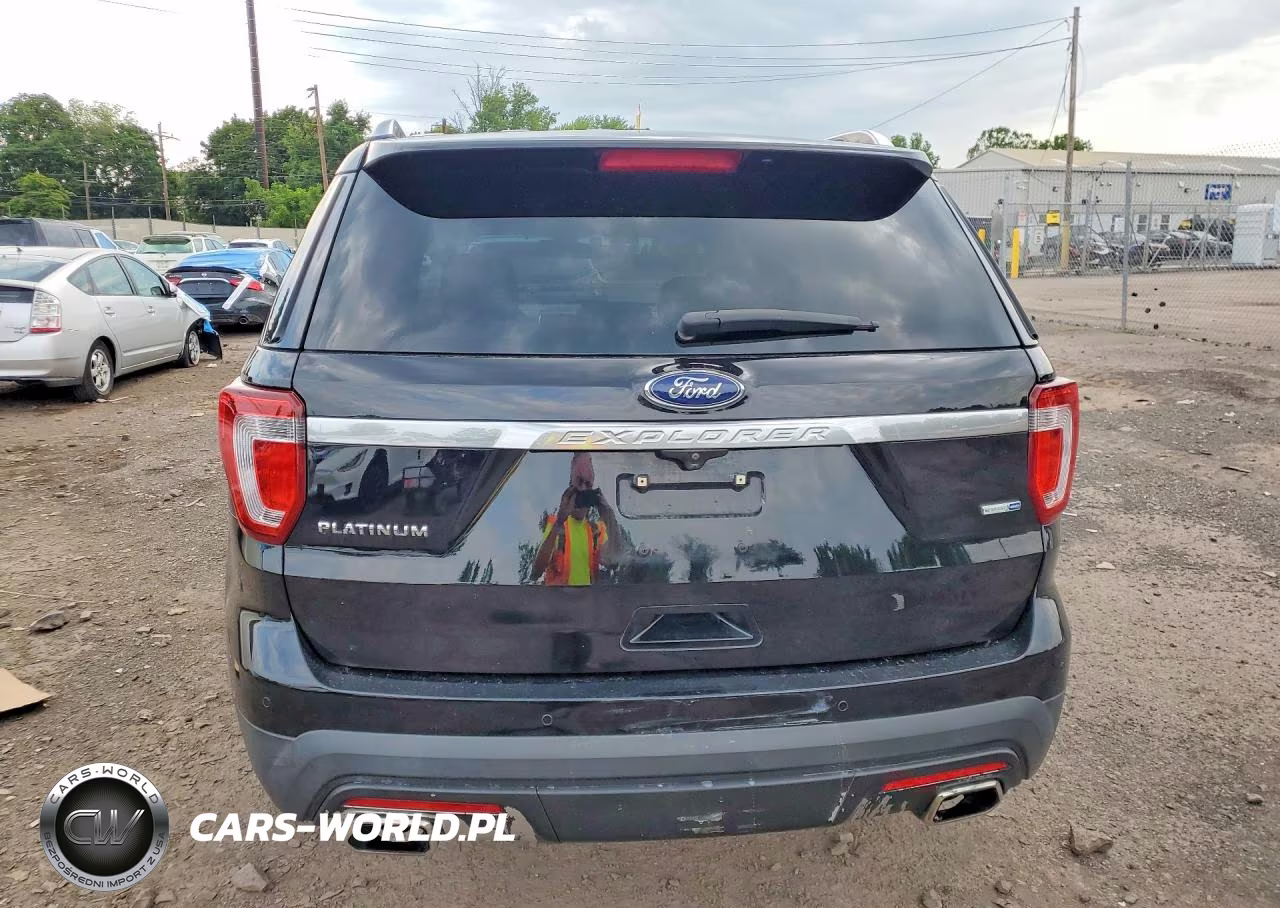 2016 Ford Explorer Platinum VIN:1FM5K8HT3GGC64503 - 6