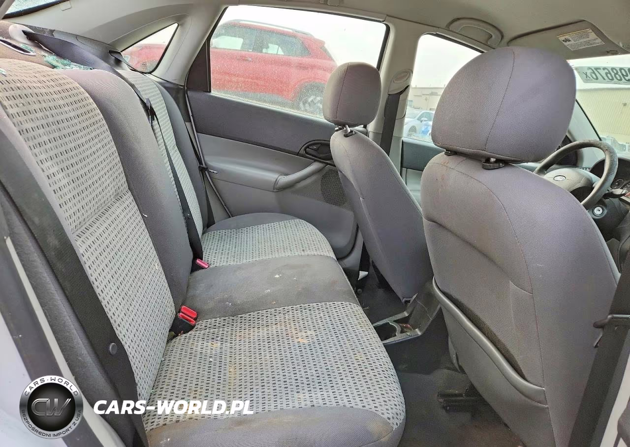 2007 Ford Focus Zx4 VIN:1FAFP34N37W359935 - 10