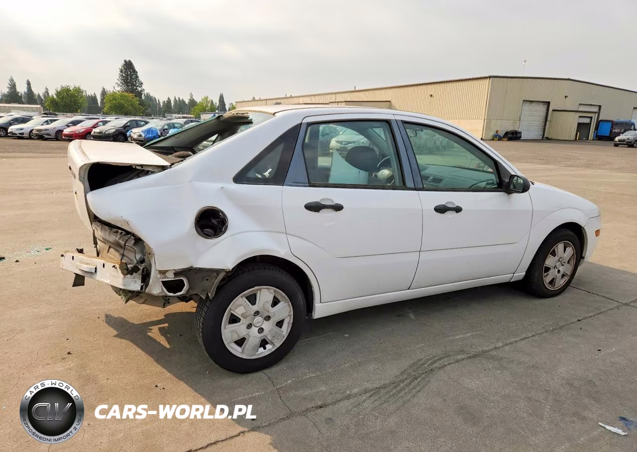 2007 Ford Focus Zx4 VIN:1FAFP34N37W359935 - 3