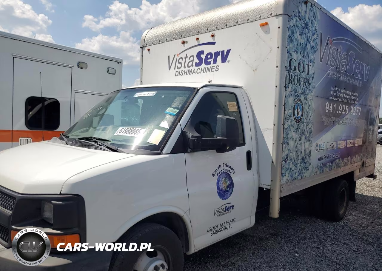 2015 Chevrolet Express Box Truck – zdjęcie 1 z 12