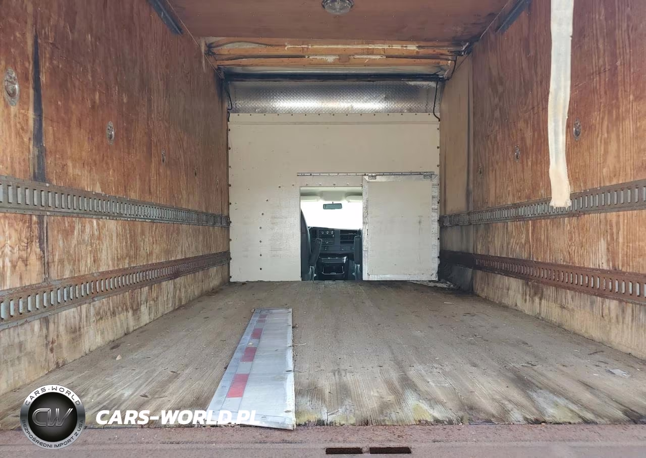 2015 Chevrolet Express Box Truck VIN:1GB3G3CG9F1100639 - 10