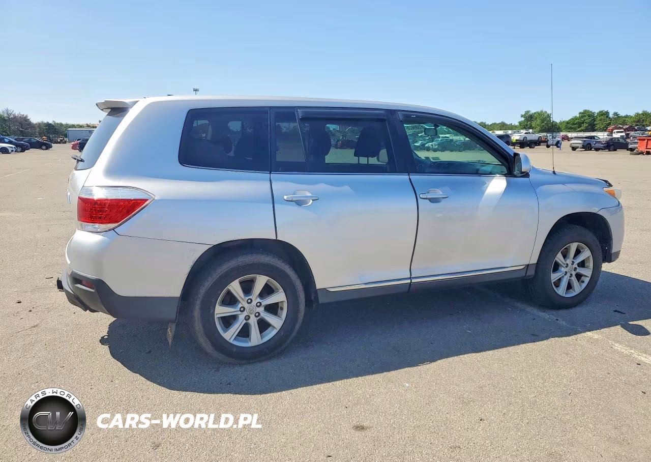2011 Toyota Highlander Base VIN:5TDBK3EH3BS058638 - 3
