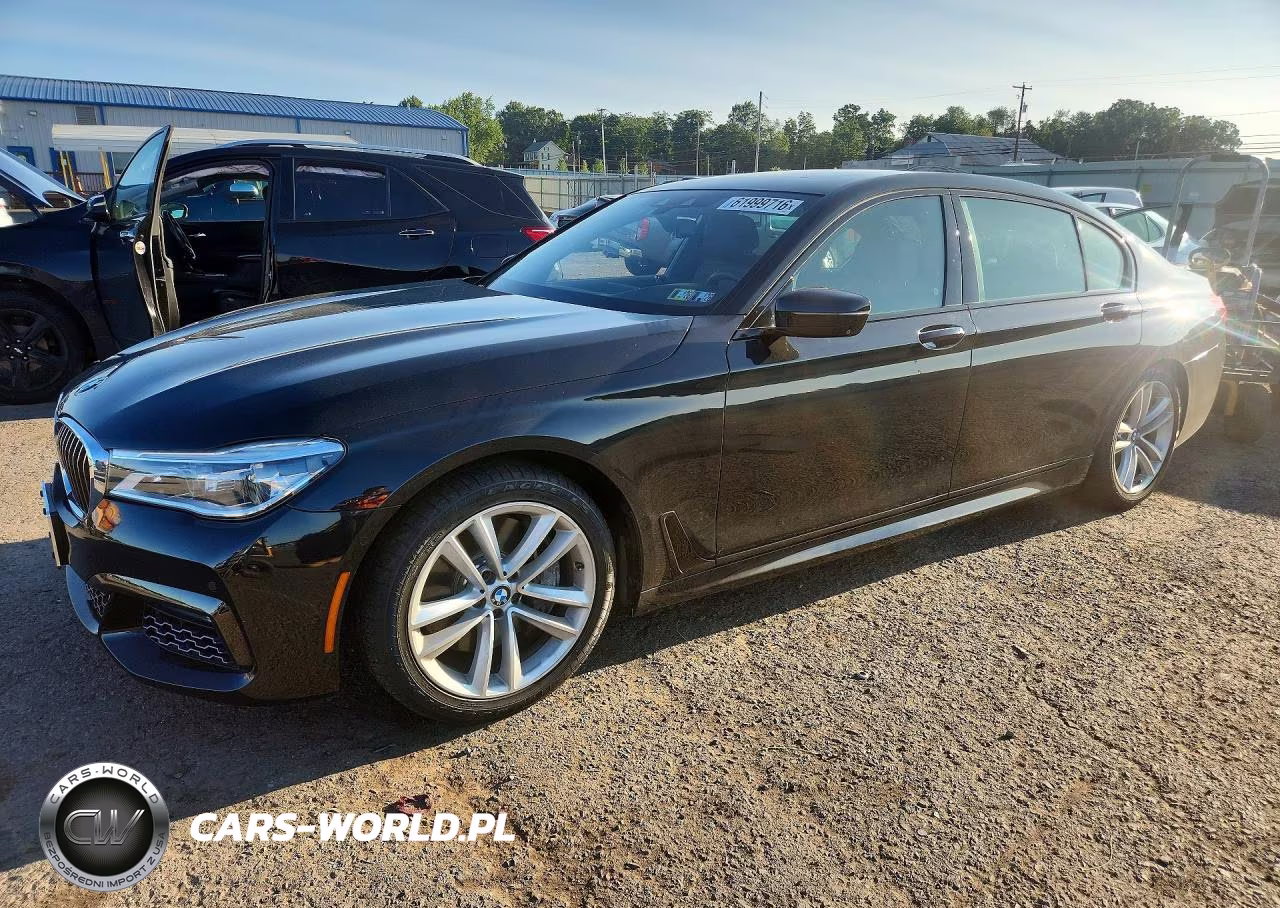 2016 BMW 750 Xi – zdjęcie 1 z 12