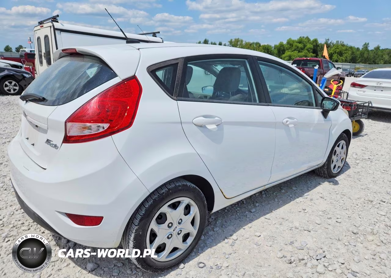 2013 Ford Fiesta S VIN:3FADP4TJ4DM201305 - 3