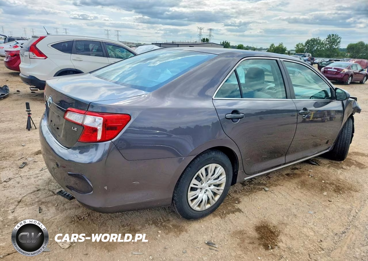 2014 Toyota Camry Le VIN:4T4BF1FK4ER440178 - 3
