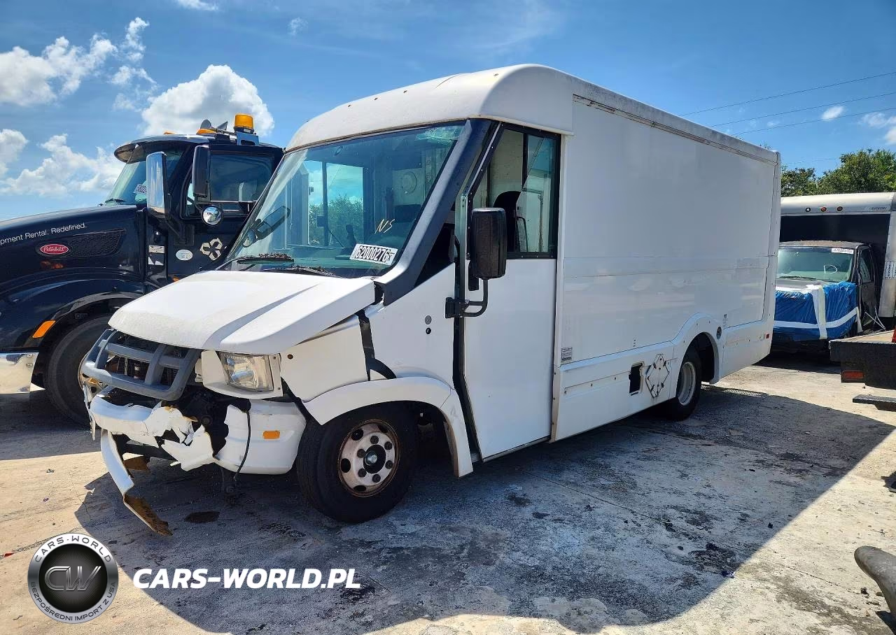 2013 Isuzu Npr Hd Delivery Truck