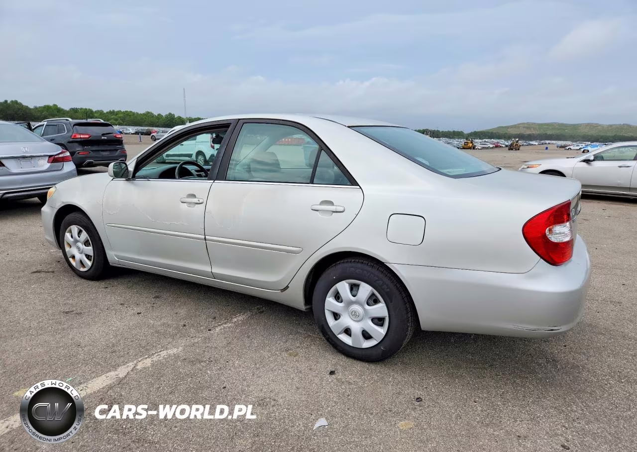 2002 Toyota Camry Le VIN:4T1BE32K22U092570 - 2