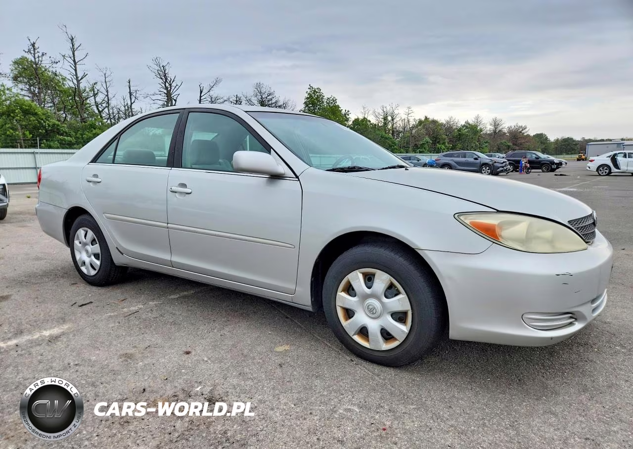 2002 Toyota Camry Le VIN:4T1BE32K22U092570 - 4