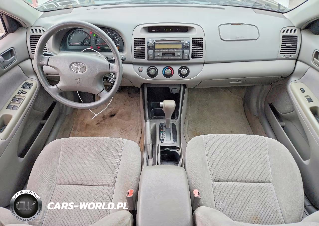 2002 Toyota Camry Le VIN:4T1BE32K22U092570 - 8