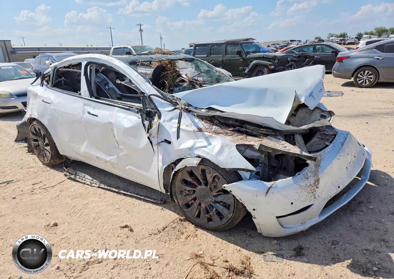 2021 Tesla Model Y VIN:5YJYGDEF6MF212010 - 4