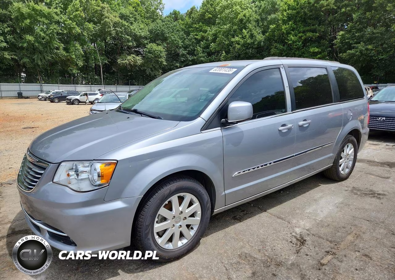 2015 Chrysler Town & Country Touring – zdjęcie 1 z 13