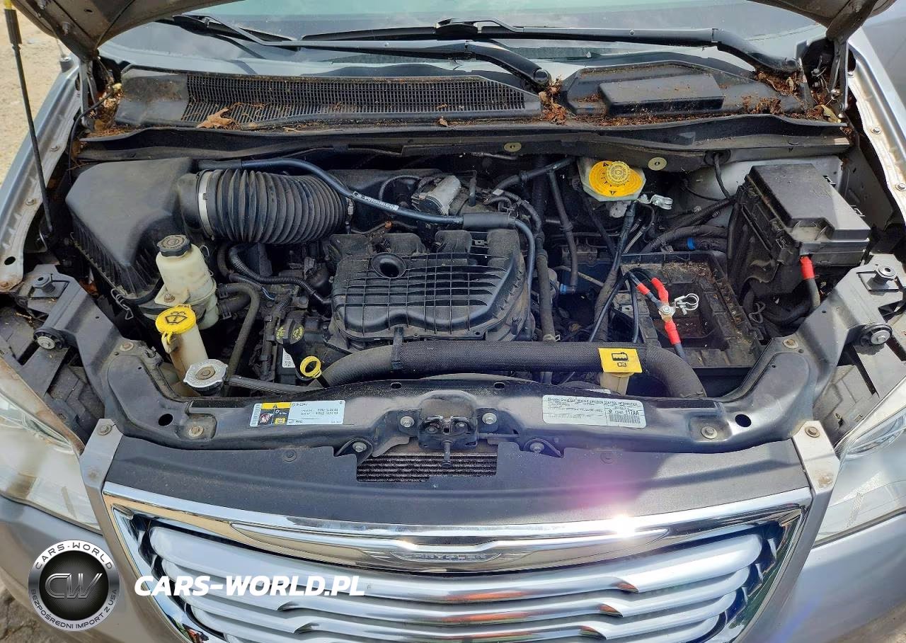 2015 Chrysler Town & Country Touring VIN:2C4RC1BG9FR545112 - 12