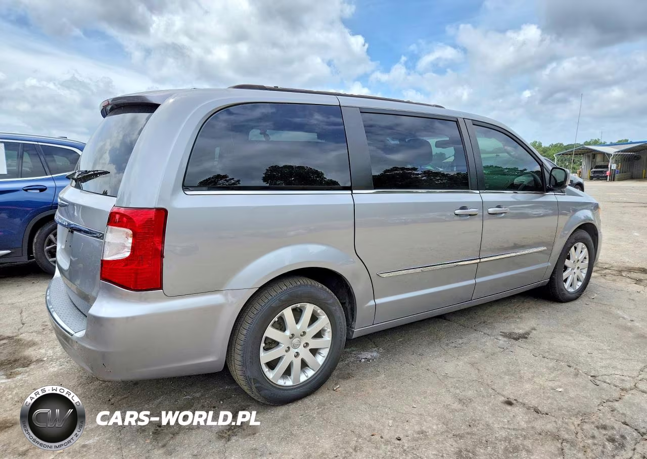 2015 Chrysler Town & Country Touring VIN:2C4RC1BG9FR545112 - 3