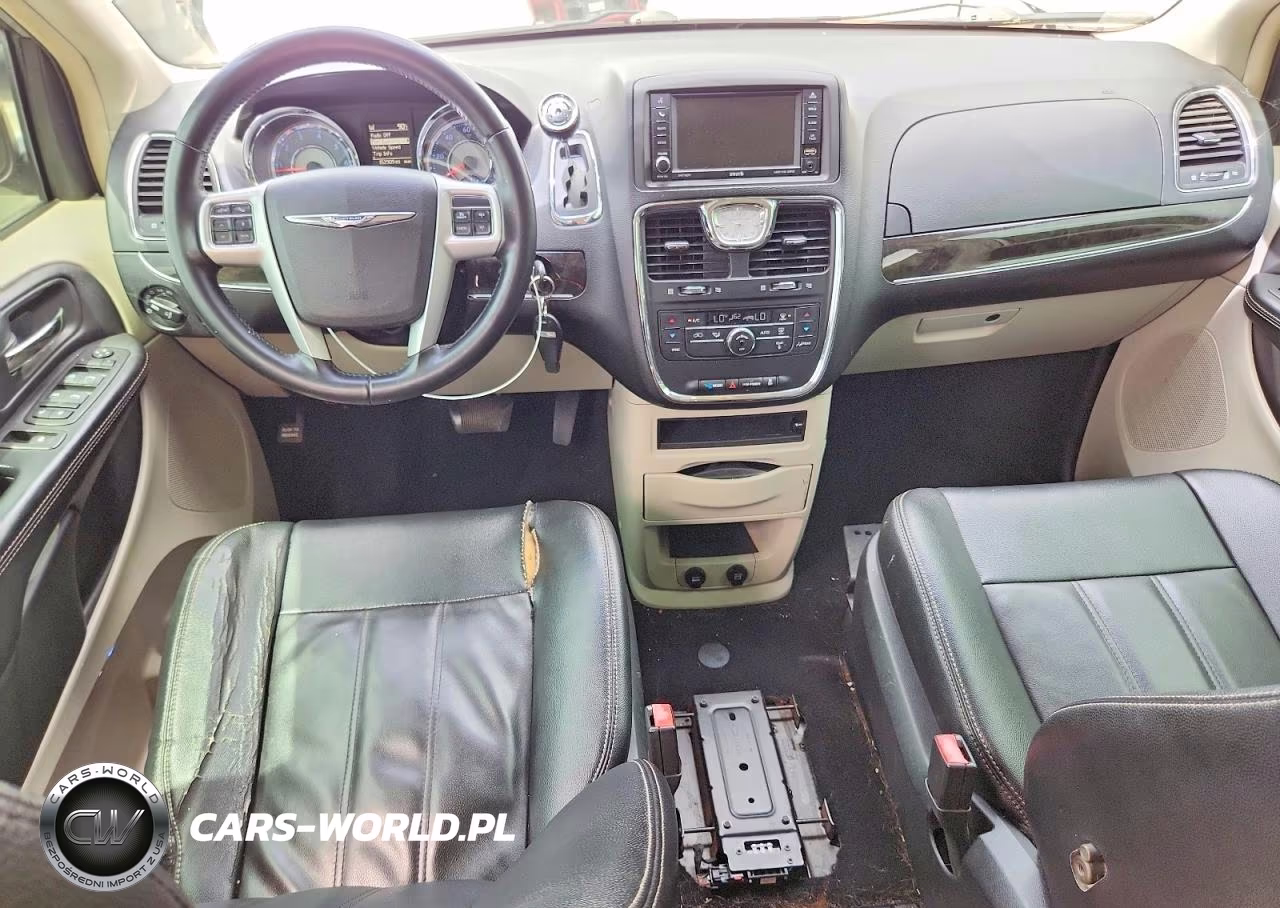 2015 Chrysler Town & Country Touring VIN:2C4RC1BG9FR545112 - 8