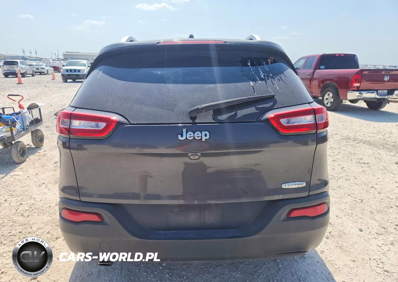 2016 Jeep Cherokee Latitude VIN:1C4PJLCB8GW149449 - 6