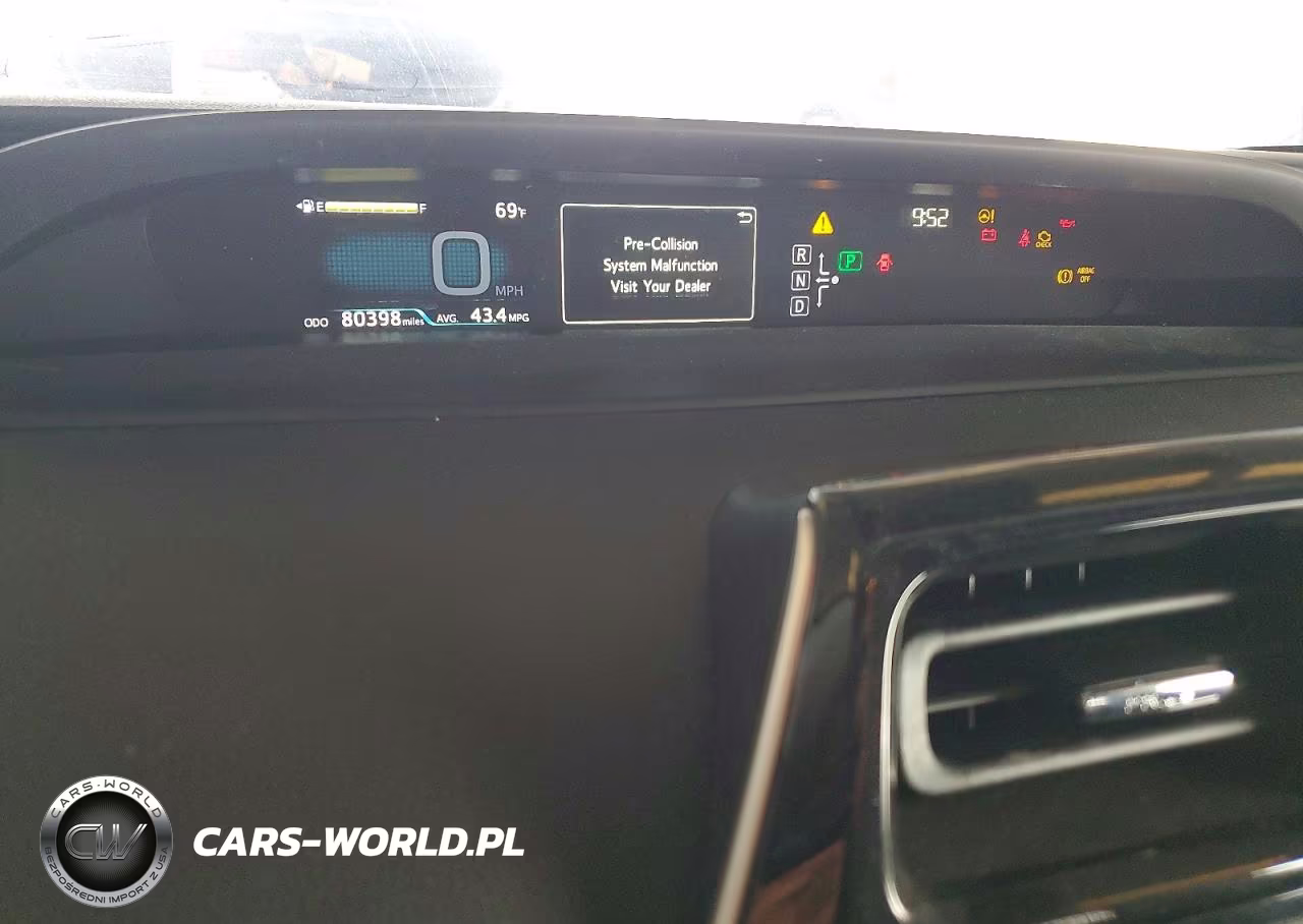 2017 Toyota Prius One VIN:JTDKBRFUXH3567618 - 9