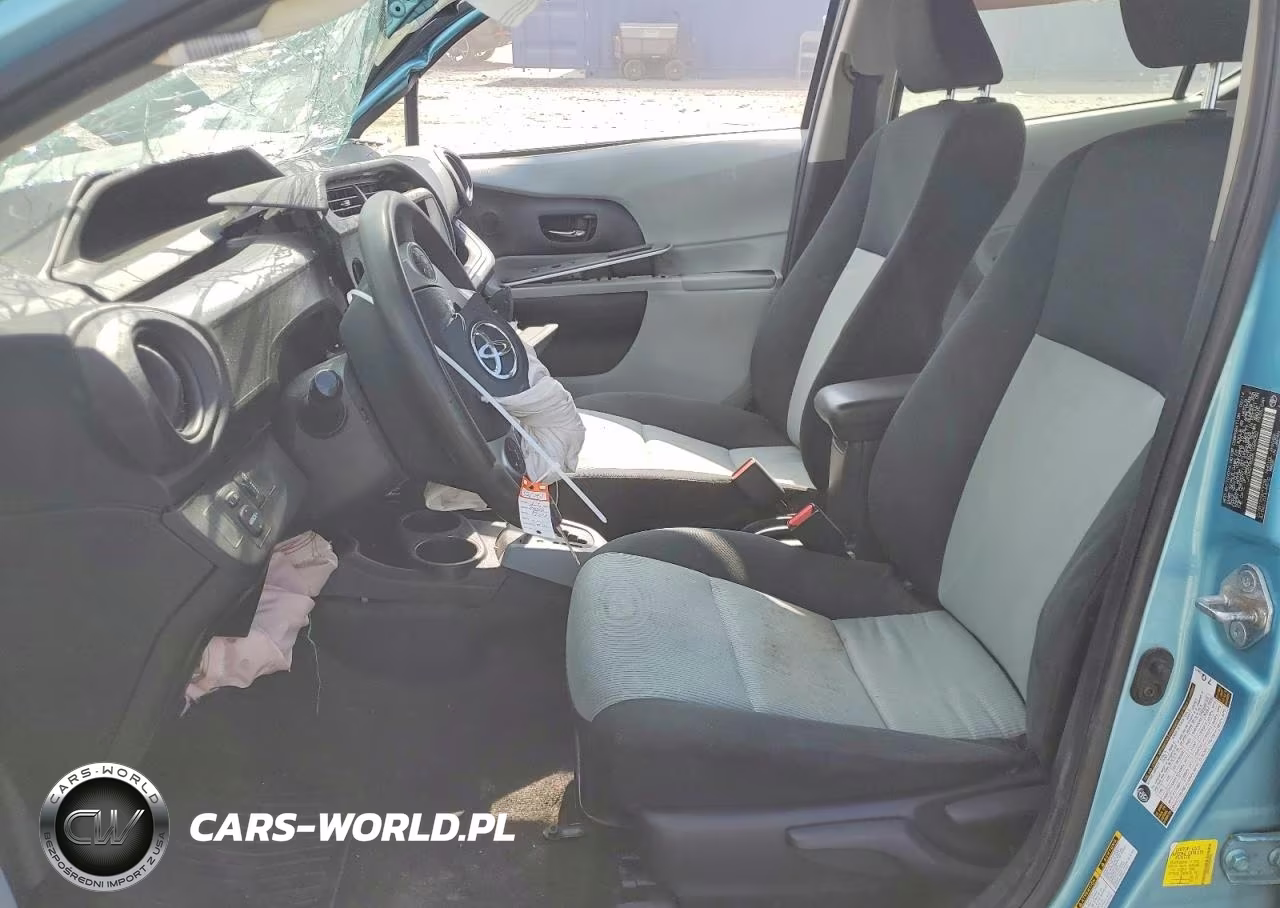 2014 Toyota Prius C Two VIN:JTDKDTB32E1065052 - 7