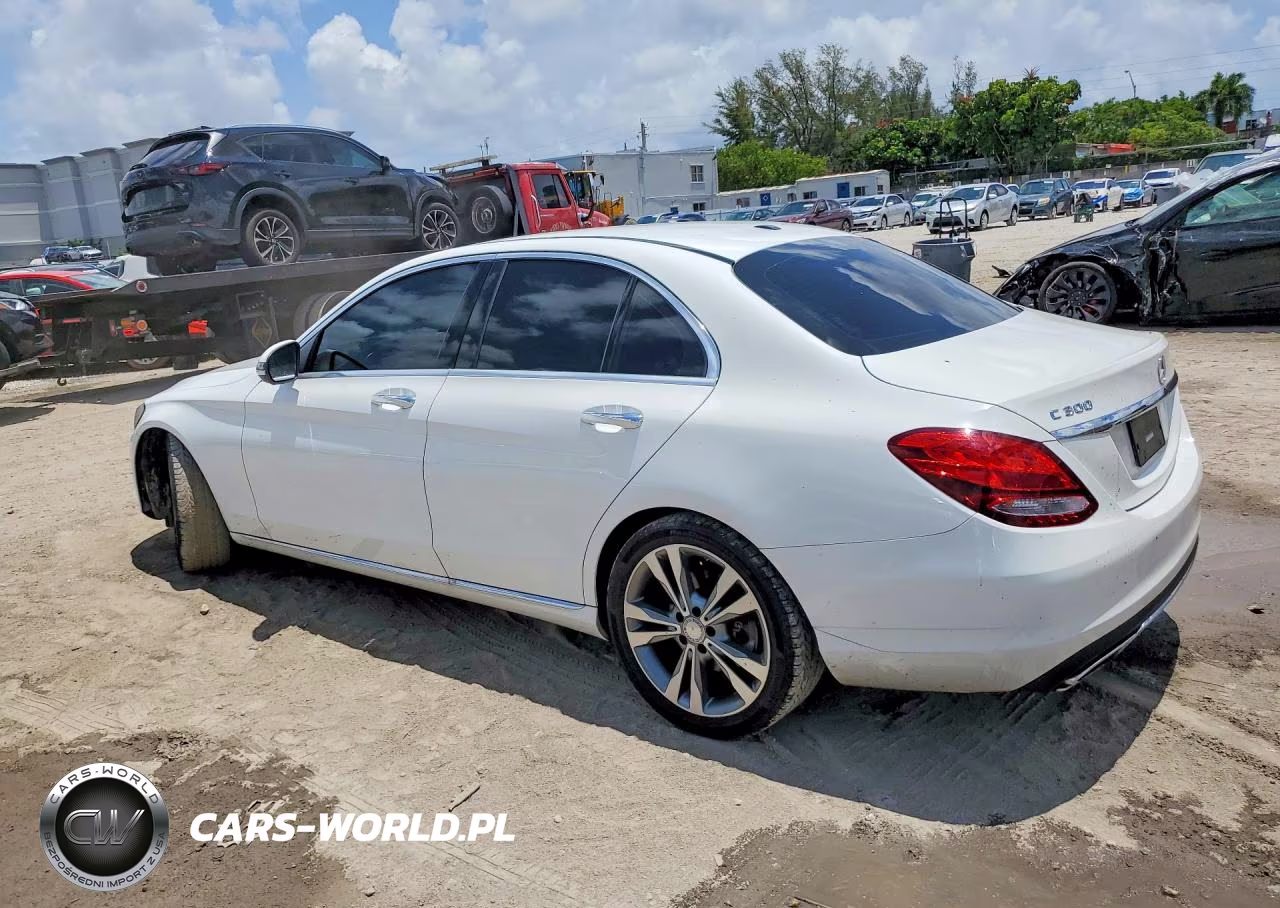 2016 Mercedes-Benz C 300 VIN:55SWF4JB1GU159829 - 2