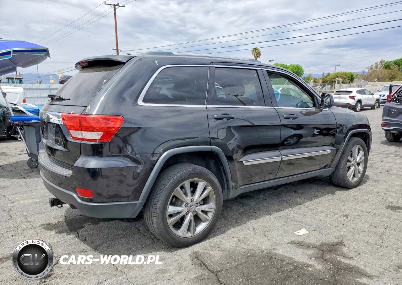 2013 Jeep Grand Cherokee Laredo VIN:1C4RJEAG4DC504326 - 3